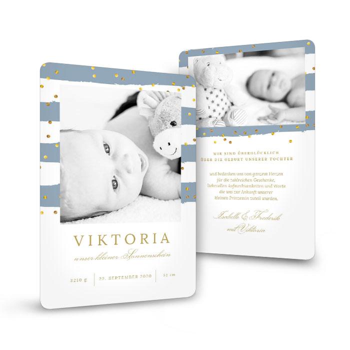 Babykarte mit Streifen in Blau und goldenem Konfetti - Postkarte mit abgerundeten Ecken