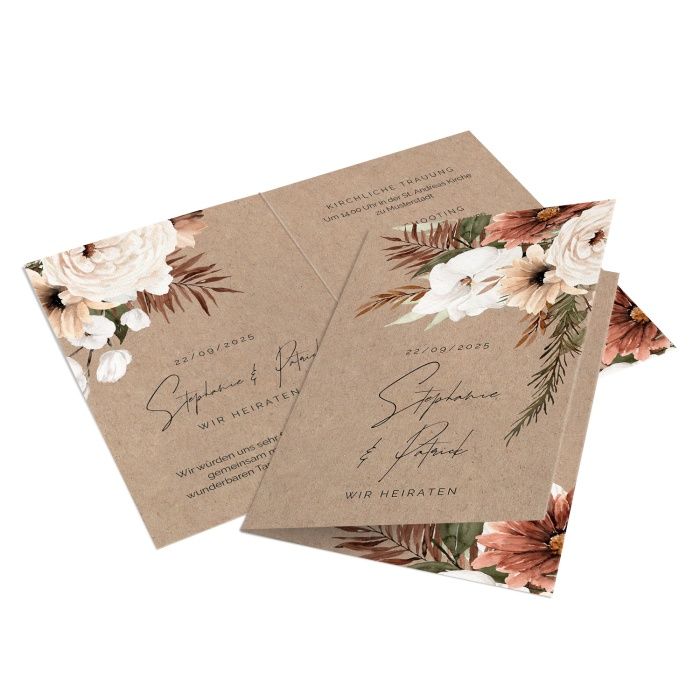 Hochzeitseinladung mit Blumen und Kraftpapieroptik