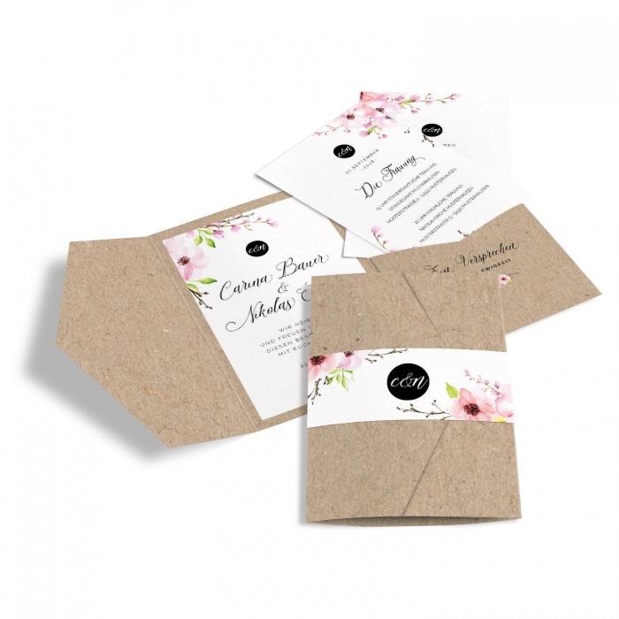 Hochzeitseinladung als Pocket mit Blüten in Kraftpapieroptik