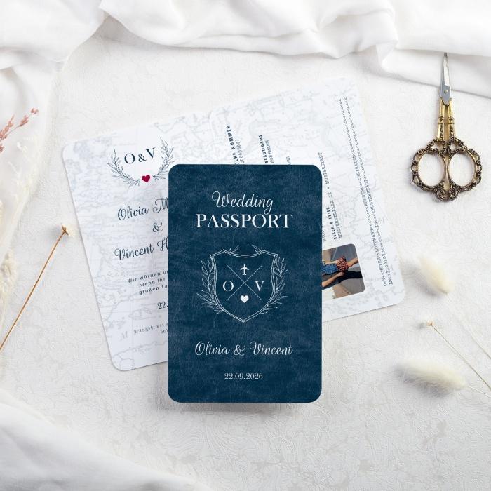 Blaue Hochzeitseinladung im Reise Design als Wedding Passport