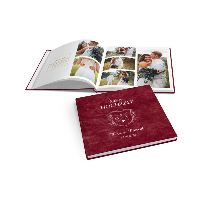 Quadratisches Fotobuch zur Hochzeit mit individueller Gestaltung  im Reise Design als Passport 