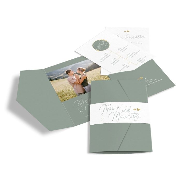 Hochzeits-Pocketfold mit Emblem und Herzen in Pastellgrün