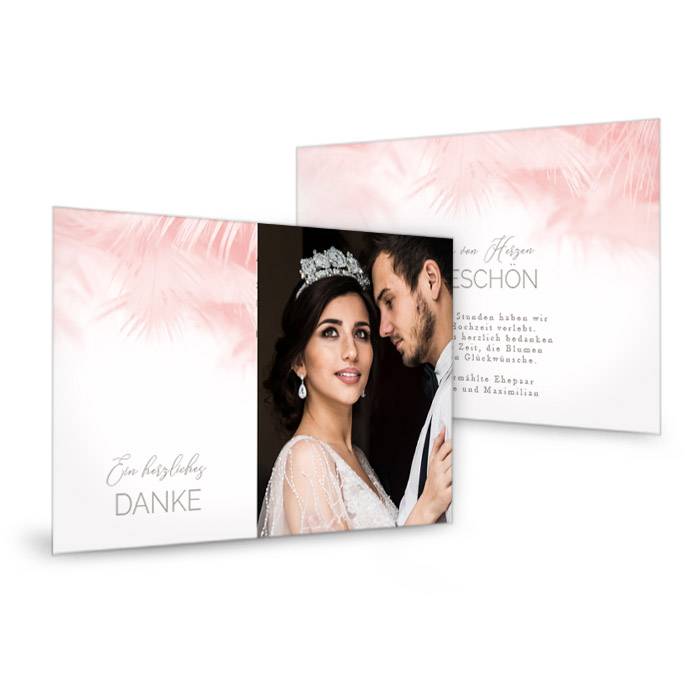 Hochzeitsdanksagung als Postkarte mit zarten Federn in Rose