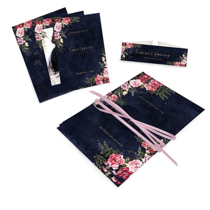 Hochzeitseinladung Kartenset mit pinkfarbenen Rosen auf blauen Hintergrund