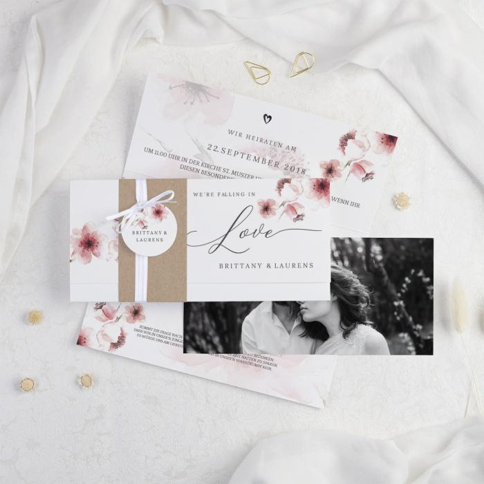 Hochzeitseinladung mit Kirschblüten im Aquarelldesign