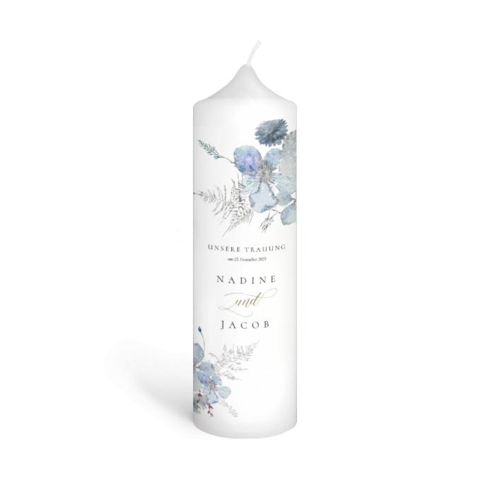 Hochzeitskerze für eure Winterhochzeit mit blauen Aquarellblumen