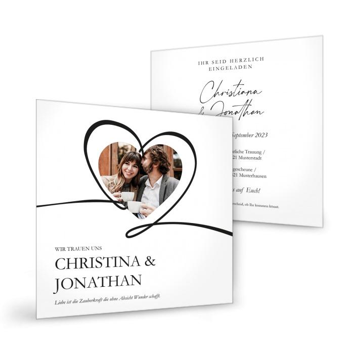Moderne Hochzeitseinladung mit Foto im Herz als Postkarte - online selbst gestalten