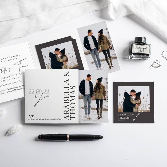 Moderne Hochzeitseinladung im Black and White Stil mit Foto und Magnet