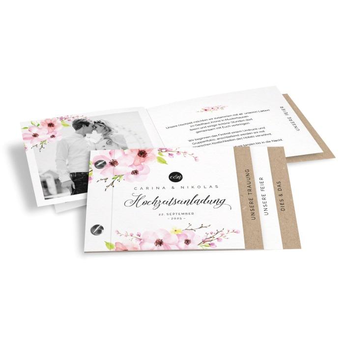 Romantische Hochzeitseinladung als Booklet mit zarten Aquarellblüten in Rosa