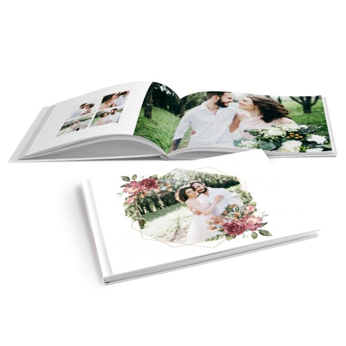 Romantisches Fotobuch zur Hochzeit mit Aquarellrosen in Bordeaux