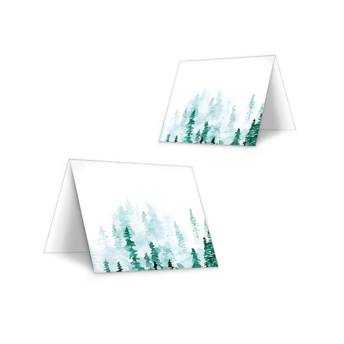 Tischkarte mit grünem Waldmotiv und Bergen