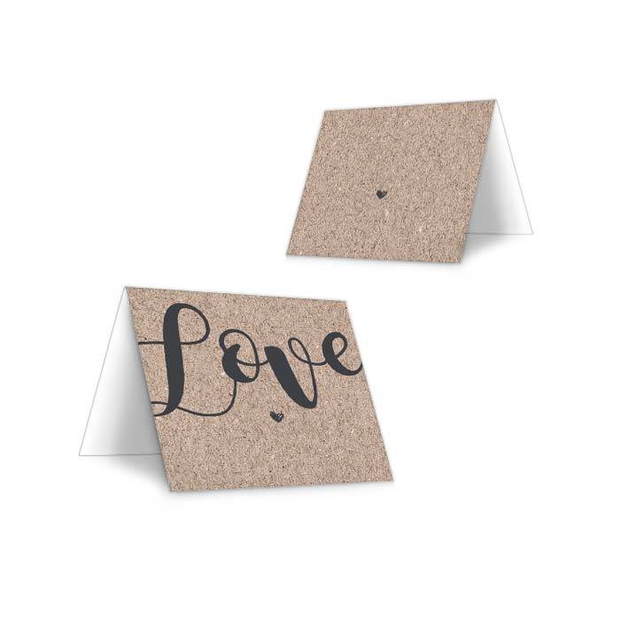 Tischkarten im Kraftpapierstil mit großem LOVE Schriftzug