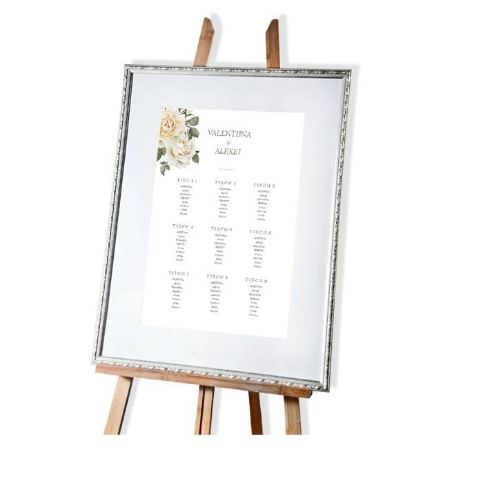 Großer Tischplan zur Hochzeit mit weißen Rosen