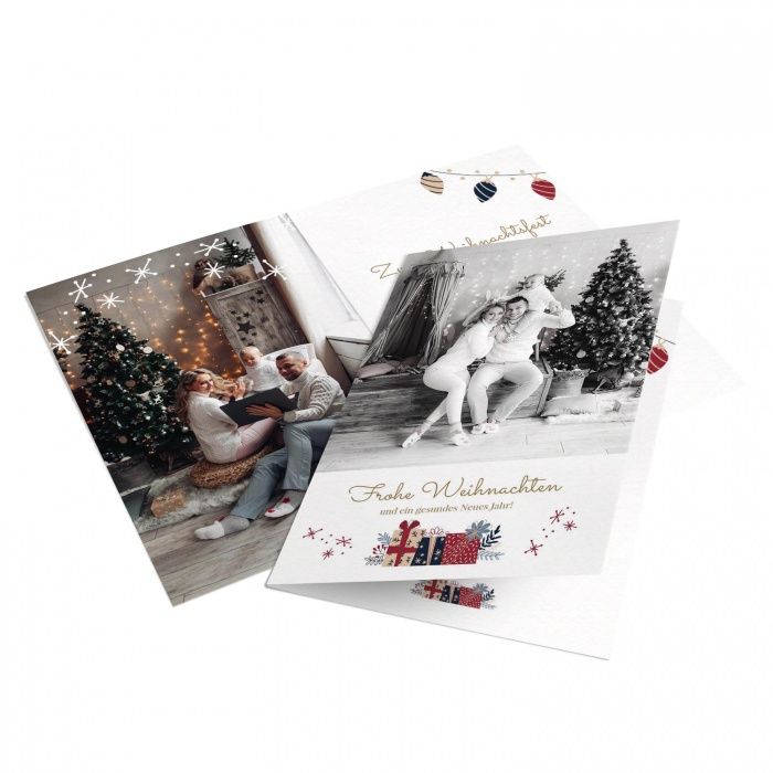 Weihnachtskarte mit Familienfotos und weihnachtlichen Geschenke Motiven