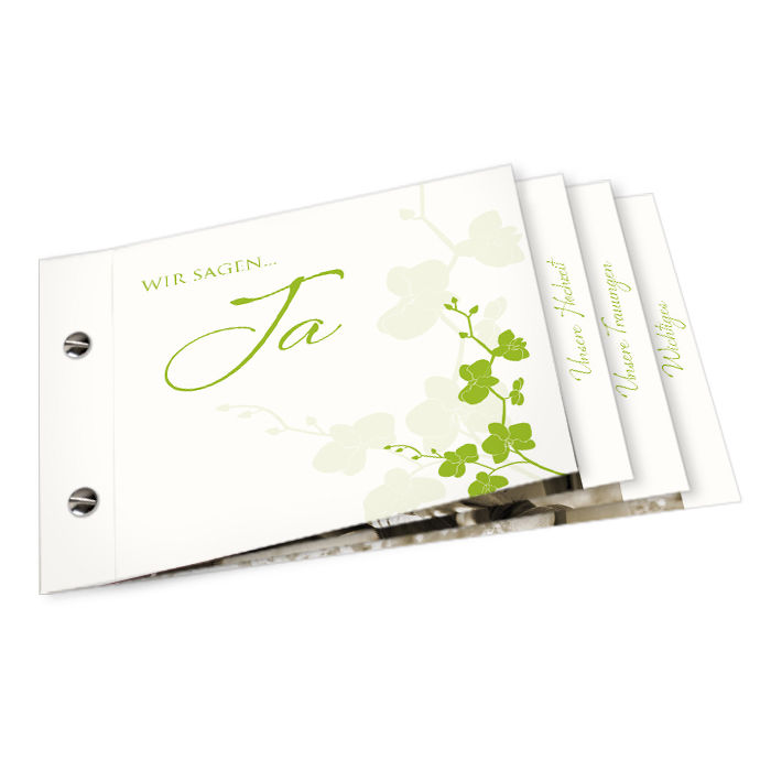 Verspielte Einladung mit floralem Muster in Grün als Booklet