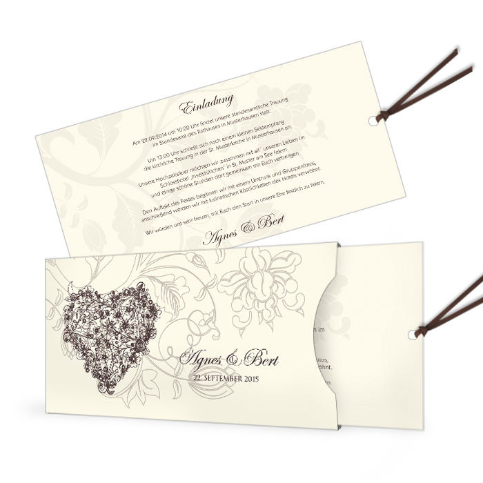 Einladung zur Hochzeit als Einsteckkarte mit Herz in Creme