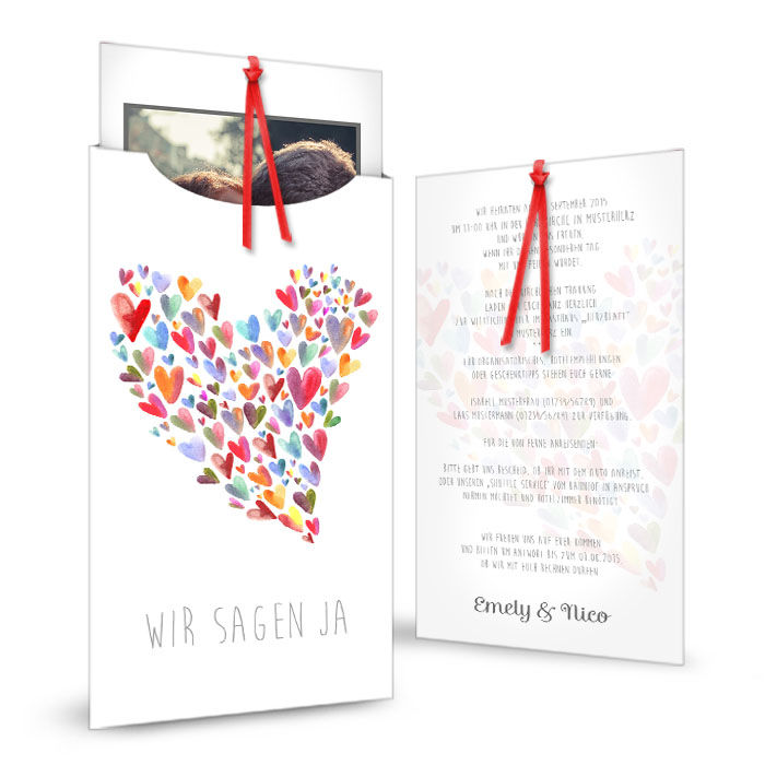 Hochzeitseinladung in Weiß mit bunten Herzen als Einsteckkarte