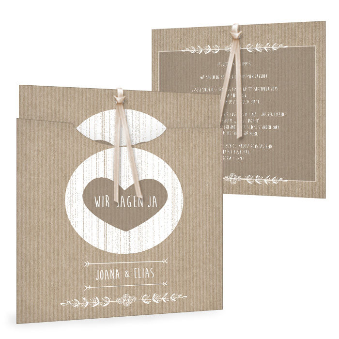 Moderne Hochzeitseinladung im Packpapier-Design mit Herz