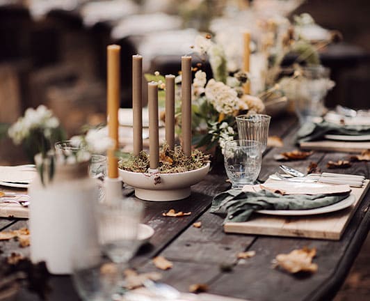Rustikale Tischdekoration zur Boho Hochzeit