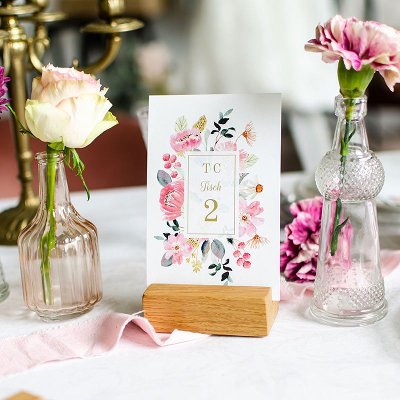 Tischkarte zur Hochzeit für Gruppentische mit Tischnummern und Aquarellblumen - carinokarten